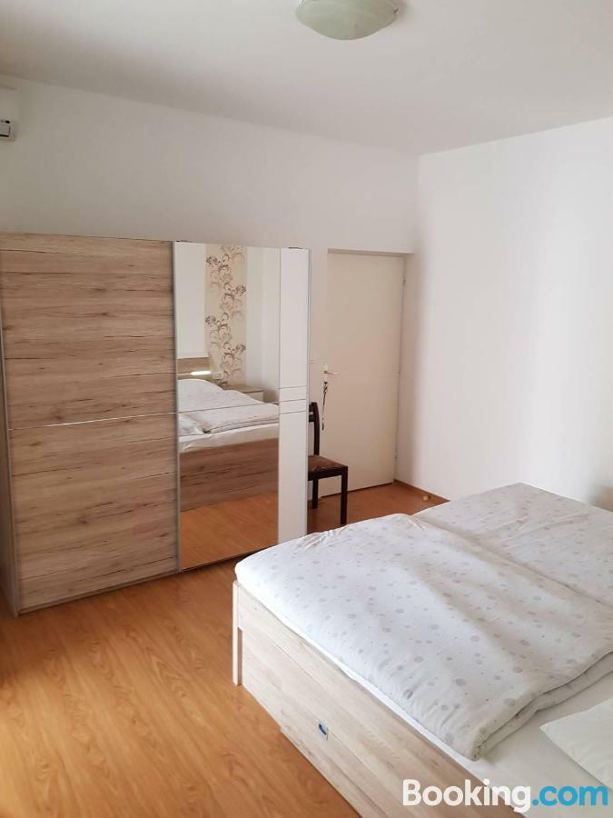 斯塔利格拉德-帕克利尼卡Apartamani Katarina Vl.Ilija Jusup公寓 外观 照片
